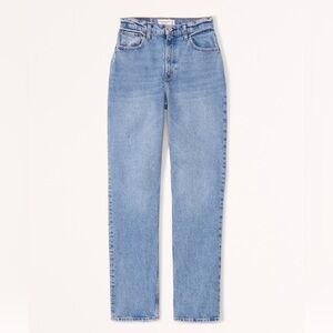 Abercrombie Curve Love Ultra High Rise
90s Straight Jean.